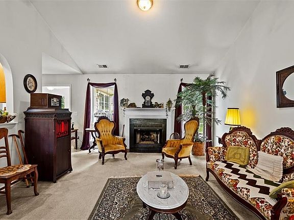 5th image of 1615 Hargrove Dr