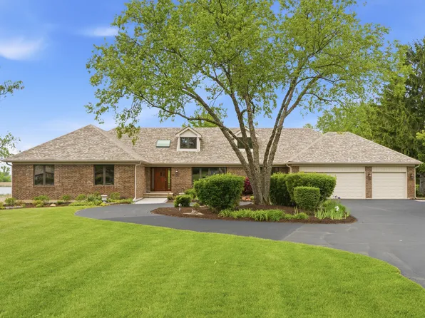 2208 Shetland Rd, Inverness, IL 60010
