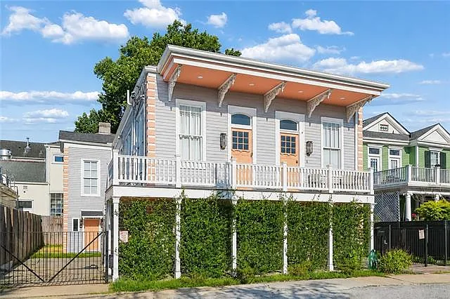 2 bed, 1.0 bath, 935 sqft, $3,200 — Photo 1