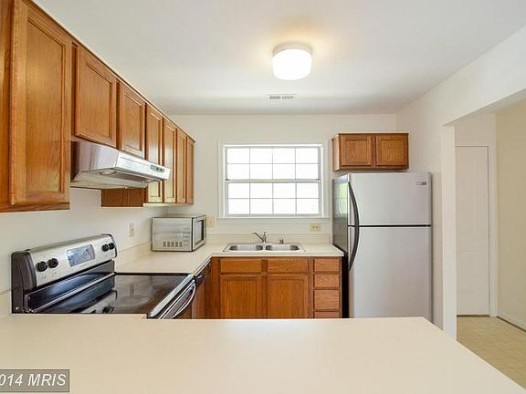 4th image of 403 Mayfair Pl