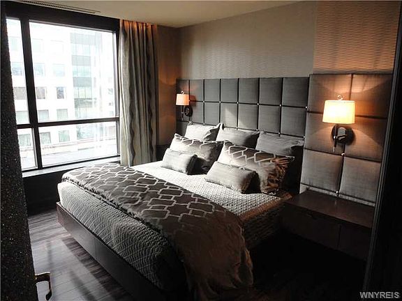 5th image of 610 Main St #601