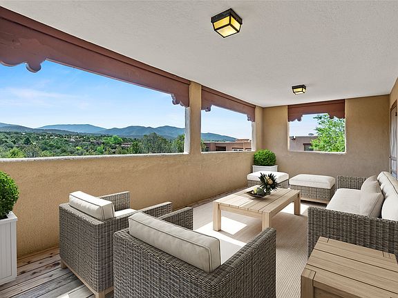 2nd image of 368 Calle Colina