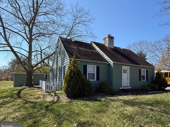 81 N Greenwich St, Alloway, NJ 08001