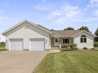 321 9th St E, Hector, MN 55342