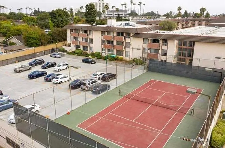 5585 E Pacific Coast Hwy #101 — Photo 6