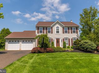 2123 Green Ridge Dr, Warrington, PA 18976