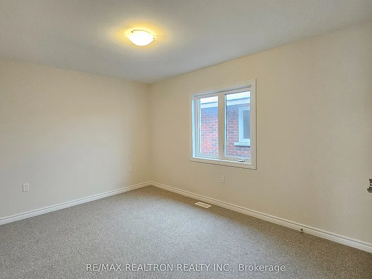 16 York Dr — Photo 13