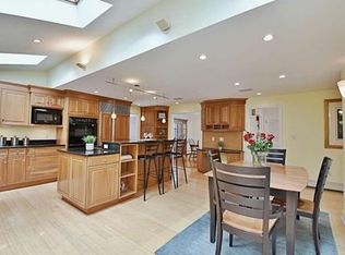 27 Oak Hill Rd, Wayland, MA 01778