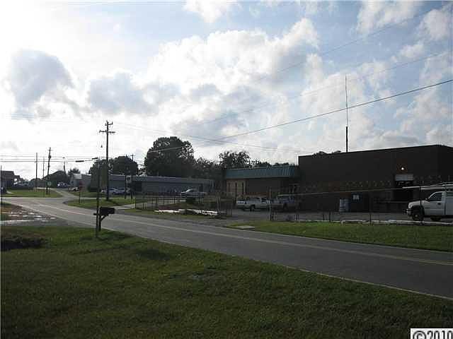 2nd image of 3 Roland Dr