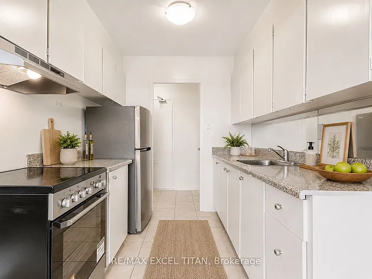 2255 Weston Rd #802 — Photo 10