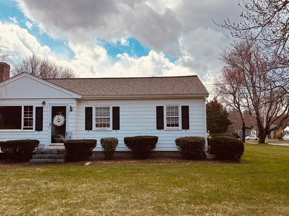 29 Forest St, Franklin, MA 02038