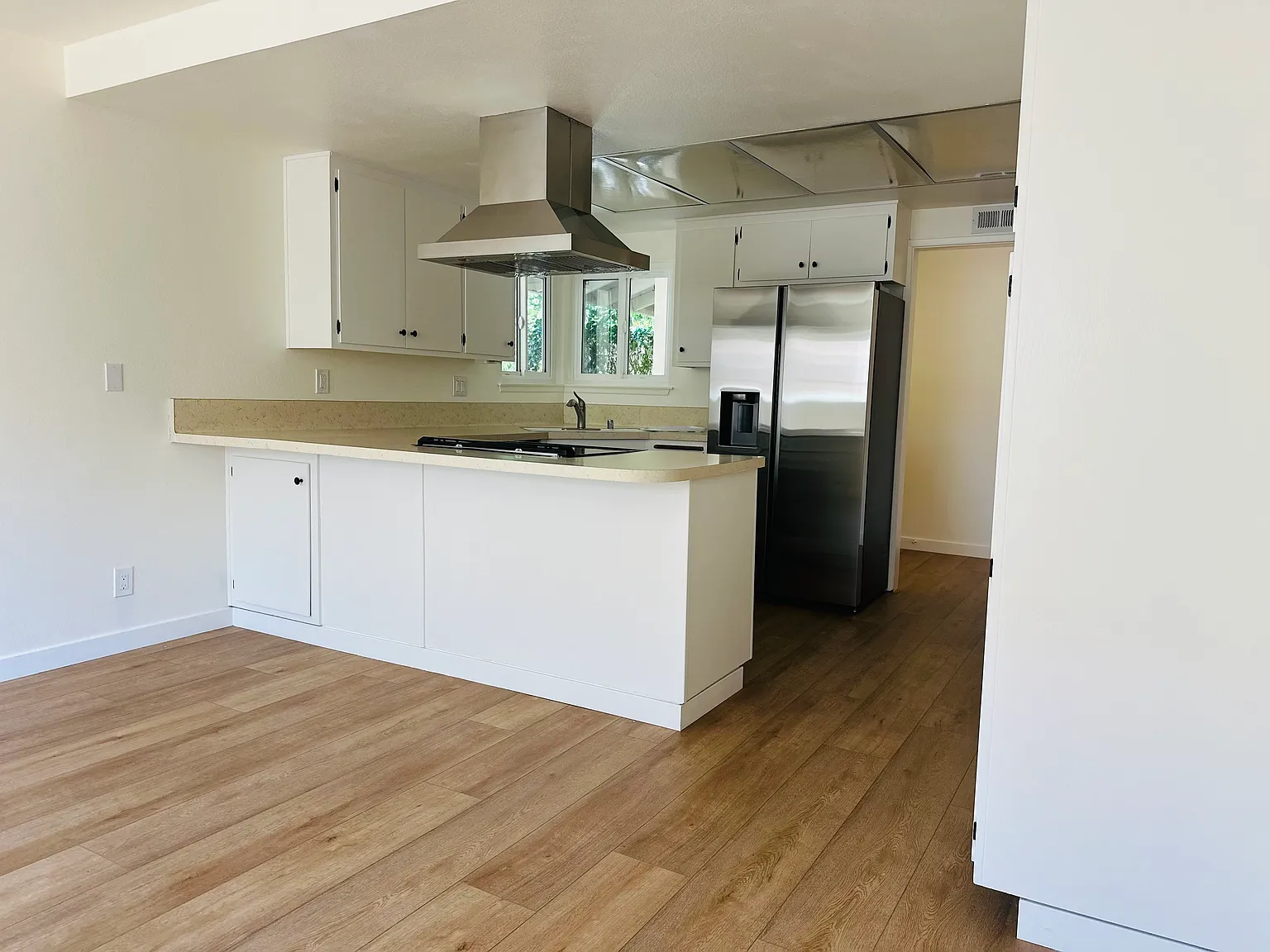 3 bed, 1474 sqft, $4,200 — Photo 4