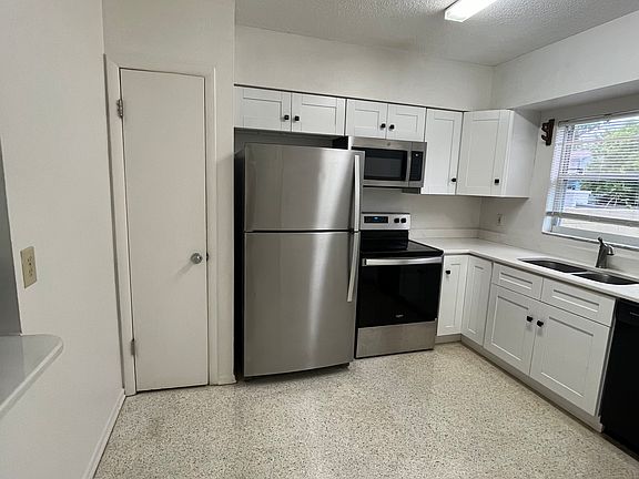 3rd image of 10037 N 52nd St