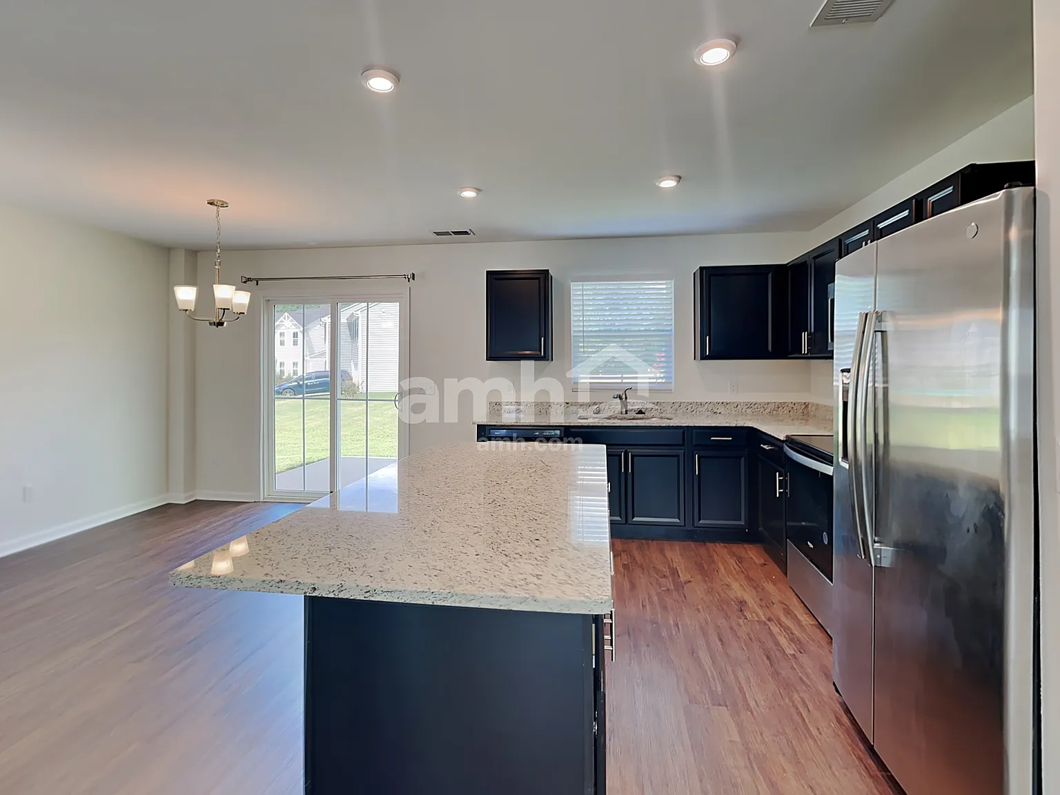 4 bed, 2.5 bath, 1680 sqft, $2,120 — Photo 3