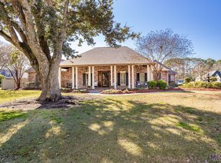 1743 Lansdown Dr, Port Allen, LA 70767
