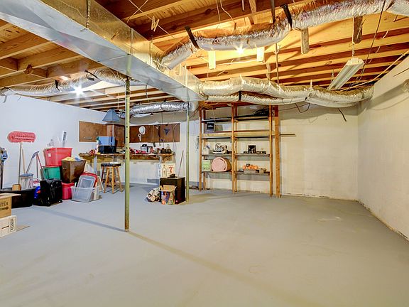 5th image of 832 Asbury Dr