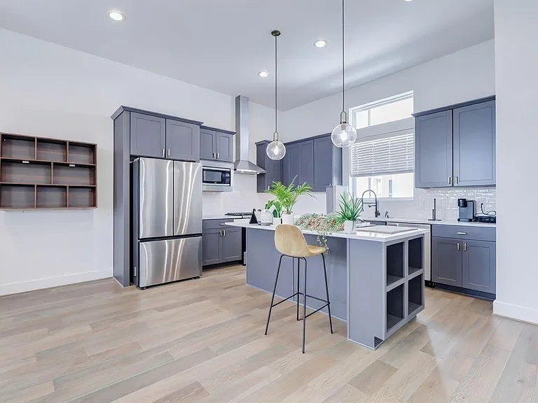 334 Eastwood St — Photo 14