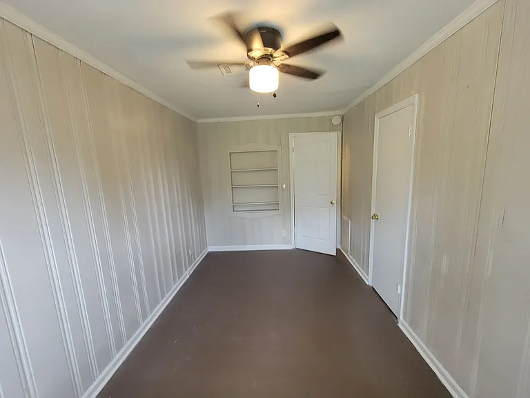 2111 Dyer St — Photo 13
