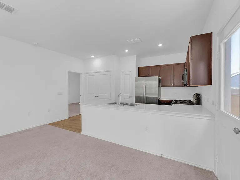2812 Dezmond Diamond Ct — Photo 7