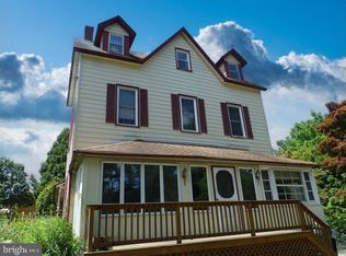 8 County Line Rd, Huntingdon Valley, PA 19006