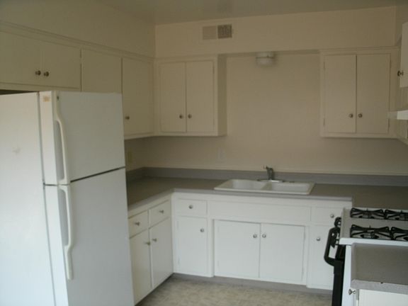 4th image of 550 E De La Guerra St APT 3