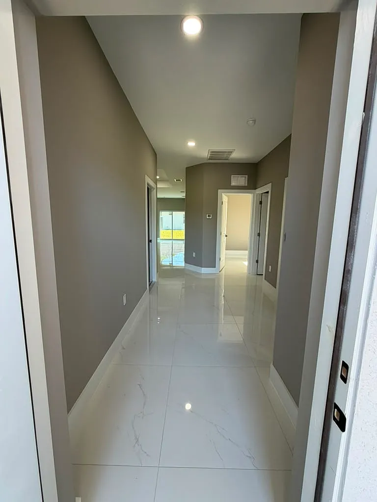 3 bed, 1600 sqft, $1,900 — Photo 2