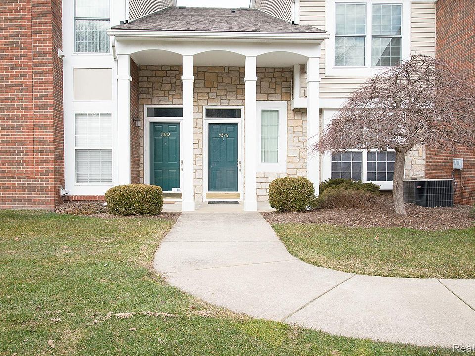 1st image of 4376 Berkshire Dr