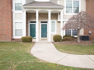 4376 Berkshire Dr, Sterling Heights, MI 48314