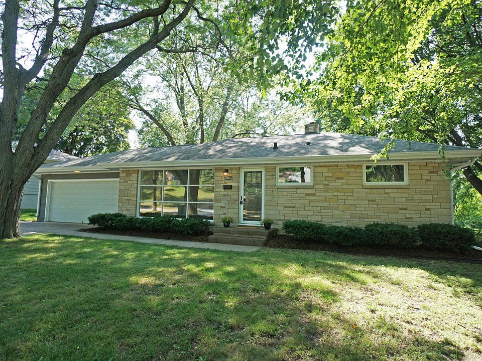 1st image of 120 Westminster Dr