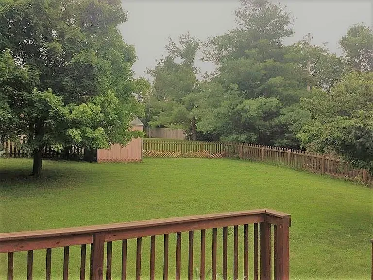 922 Fairhaven Dr — Photo 3