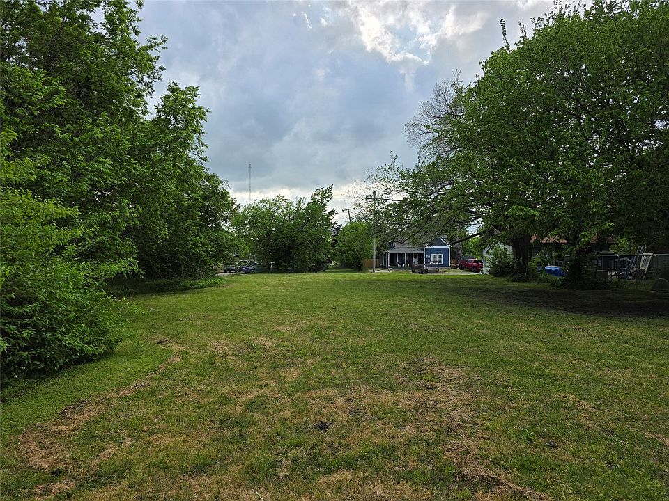 2nd image of 3025 Wellington St