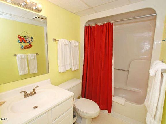 5th image of 1615 S Lake Park Boulevard #611