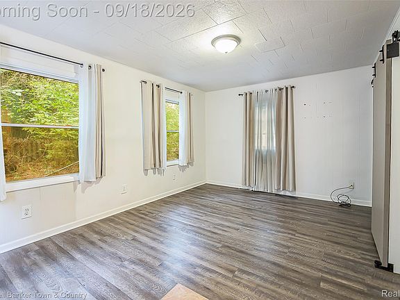2nd image of 6550 Linville Dr