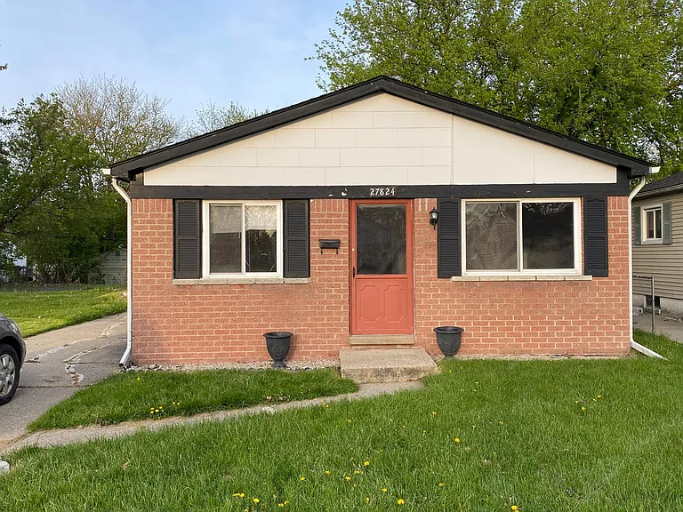 27824 Lasslett St — Photo 22