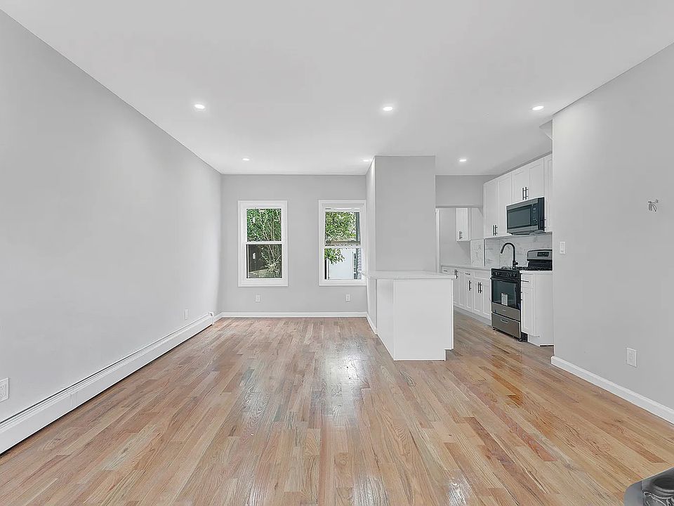 1st image of 112-13 205th St