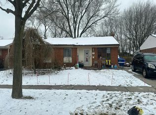 26121 Merideth Dr, Warren, MI 48091