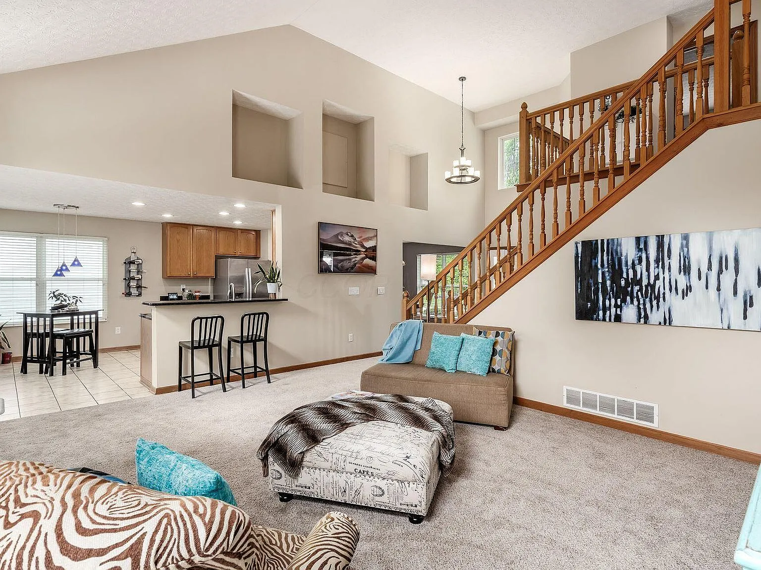 4 bed, 2.5 bath, 2507 sqft, $3,200 — Photo 1