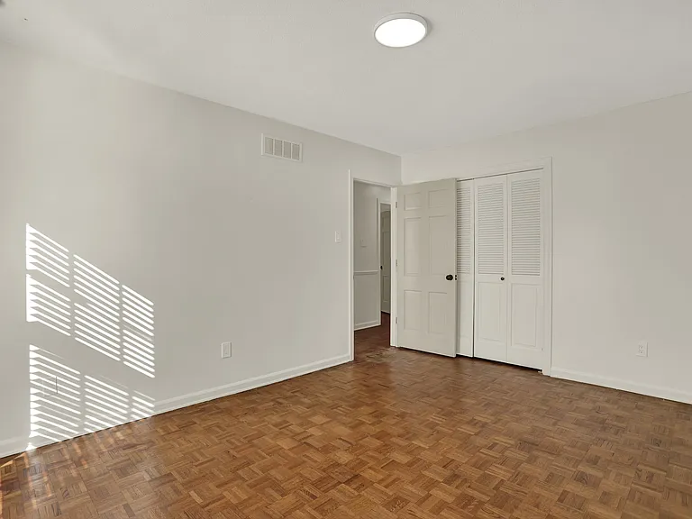 7126 Kings Castle Cv — Photo 25