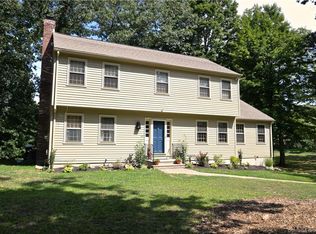 8 Butternut Ln, Trumbull, CT 06611