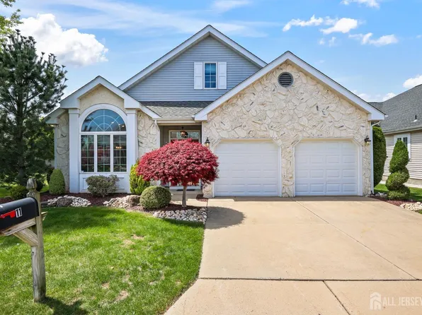 11 Wintons Way, Monroe Township, NJ 08831