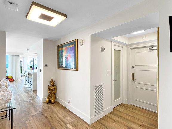 4th image of 1901 N Ocean Boulevard #16a