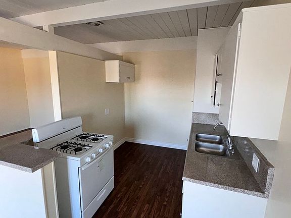 5th image of 622 W 21st St APT 7