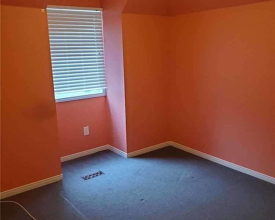 2nd image of 46 Park St W