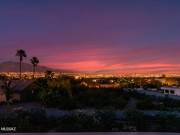 3rd image of 4570 N Camino De Oeste