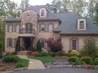 2009 Caminos Dr, Raleigh, NC 27607