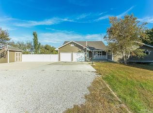 4805 E Country Club Rd, Salina, KS 67401
