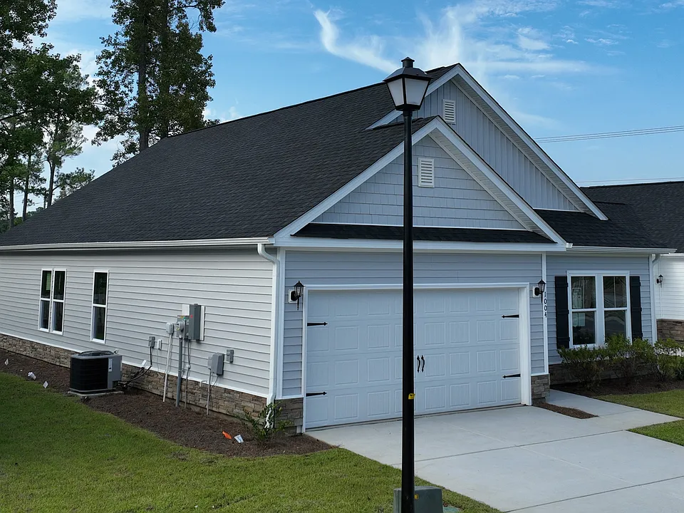 1048 Moen Loop