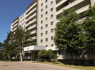 370 Steeles Ave E, Brampton, ON L6W 1A1