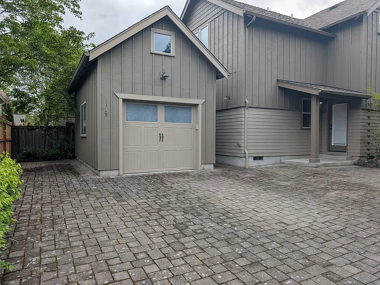 1135 W 28th Ave — Photo 2