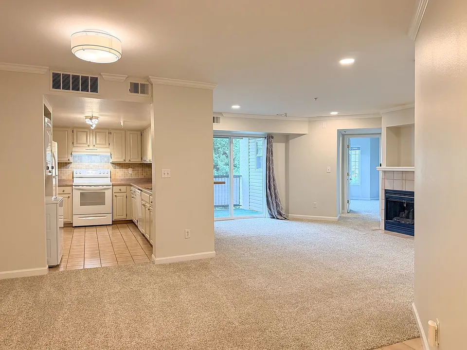 12233 W Cross Dr #208